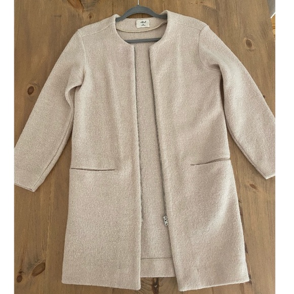 Aritzia Banville Jacket - Picture 1 of 6
